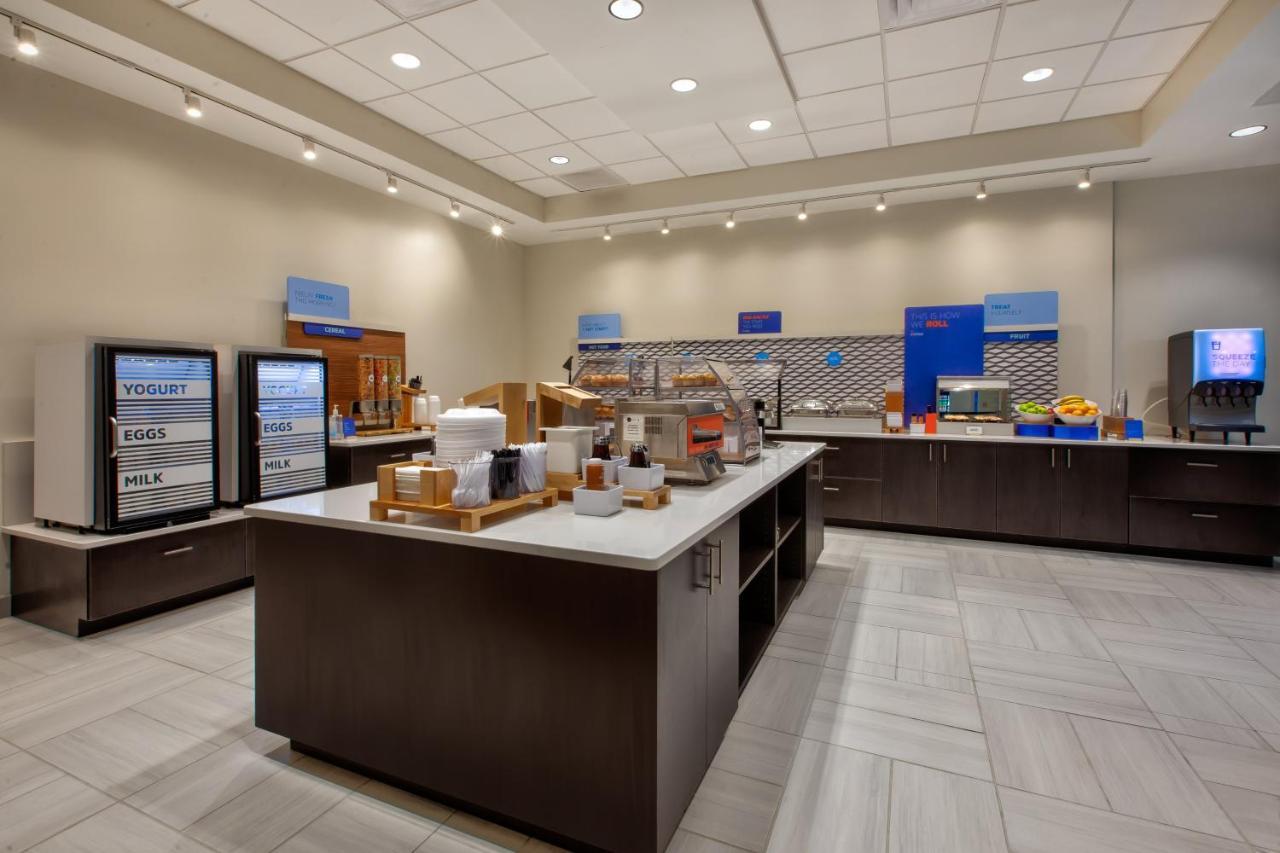 Holiday Inn Express & Suites Va Beach Oceanfront By Ihg Resort