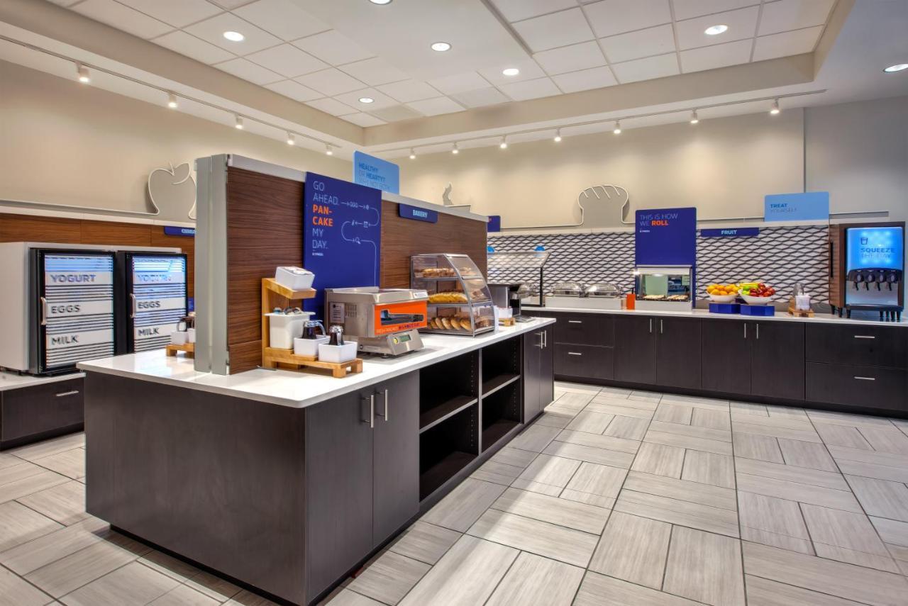 Resort Holiday Inn Express & Suites Va Beach Oceanfront By Ihg 3*