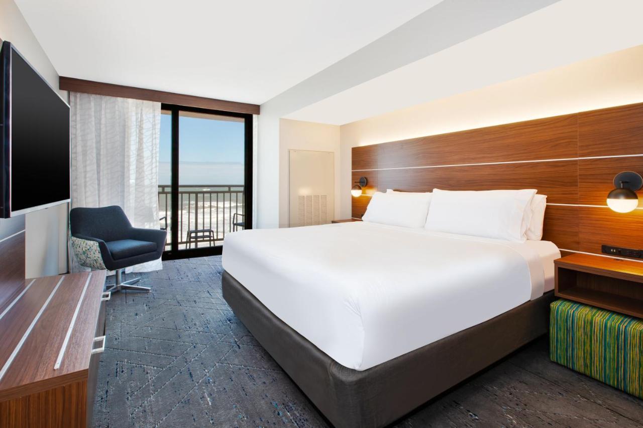Holiday Inn Express & Suites Va Beach Oceanfront By Ihg