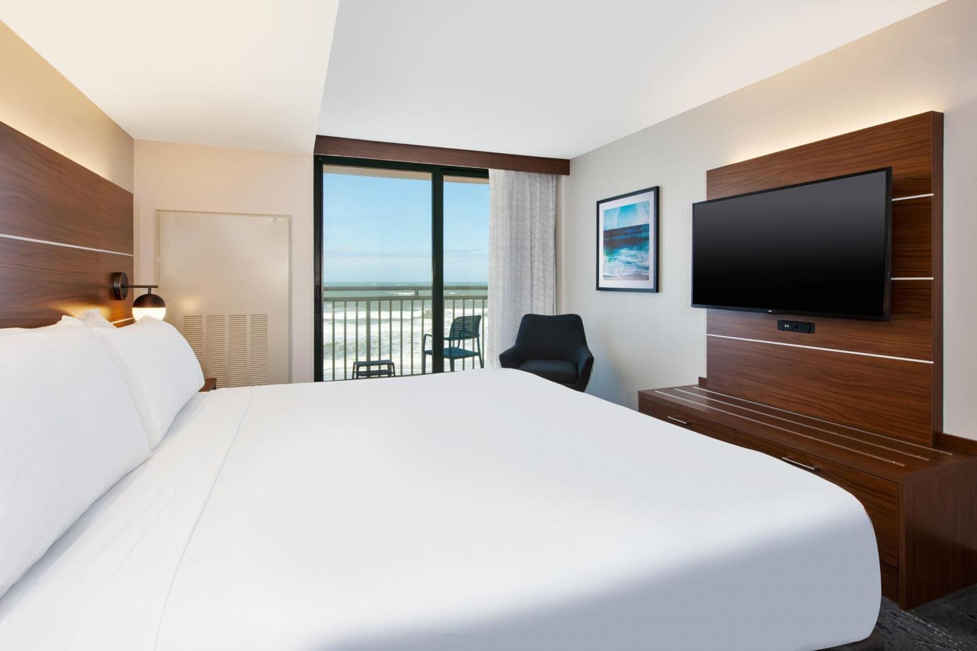 Holiday Inn Express & Suites Va Beach Oceanfront By Ihg